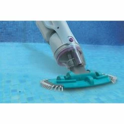 Aspirateur Rechargeable Kokido Telsa 30 Pour Spas Et Petites Piscines 7 Aspirateur Rechargeable Kokido Telsa 30 Pour Spas Et Petites Piscines -piscine Soldes kok 400 8602 aspirateur rechargeable telsa 30 ambiance min 1