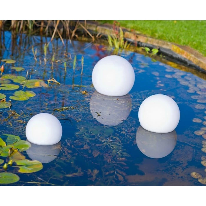 Pack Boules LED Ubbink Multibright Solar Float - 3 Tailles 1 Pack Boules LED Ubbink Multibright Solar Float - 3 Tailles